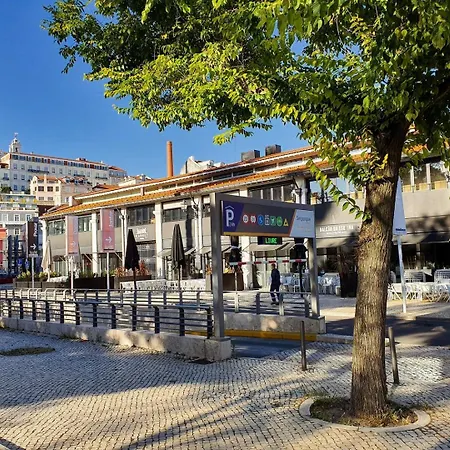 Apartment Stylish Modern In The Heart Of Cais Do Sodre